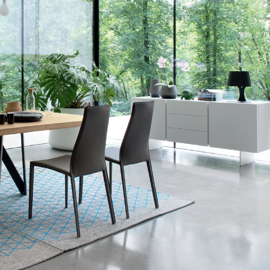 椅子(2脚)カリガリス社製【町田市再生家具】241524 椅子(2脚)カリガリス社製【町田市再生家具】241524