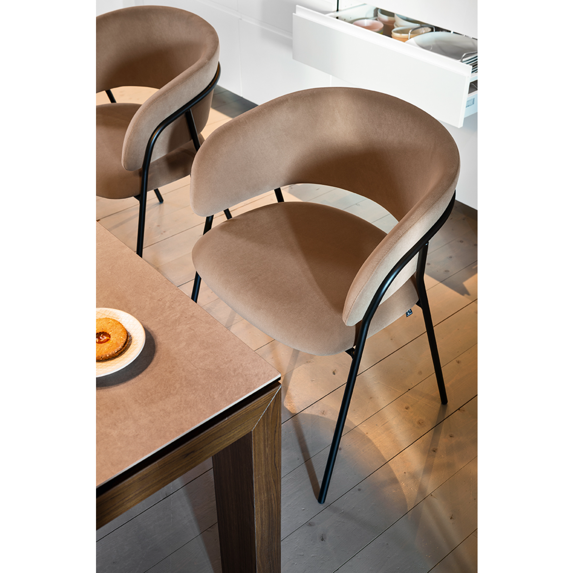 Calligaris / カリガリス バイア ハイチェア 昇降式 Calligaris / カリガリス バイア ハイチェア 昇降式
